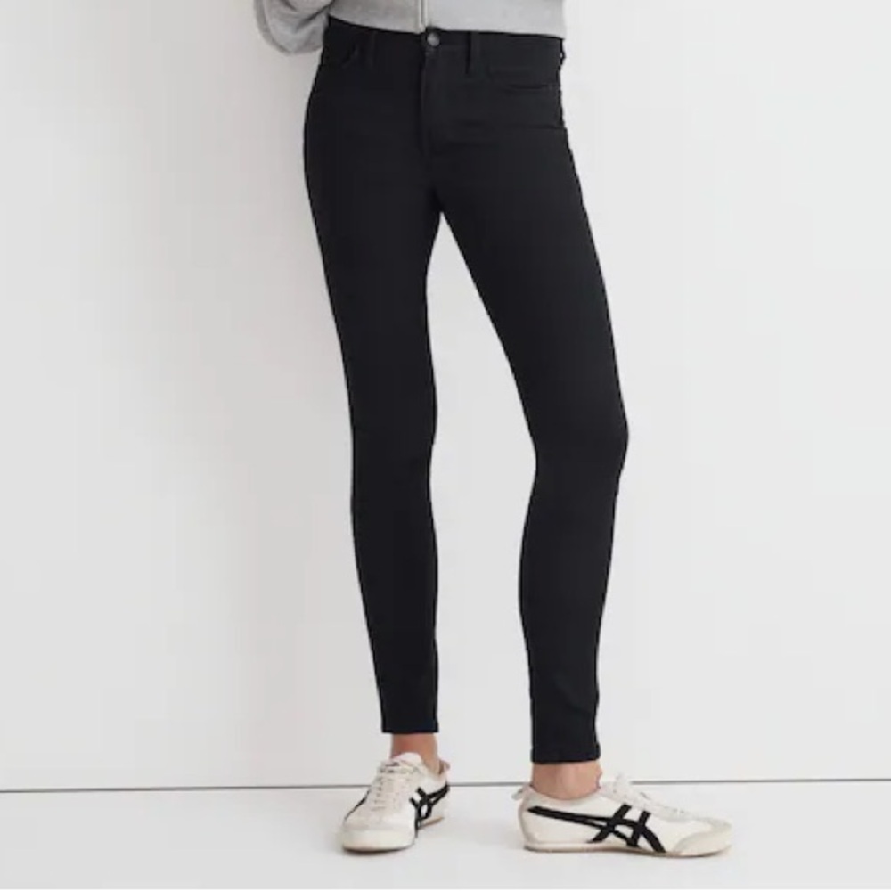 Madewell Mid-Rise Roadtripper Bennett Wash Black Skinny Jeans EUC Size 26